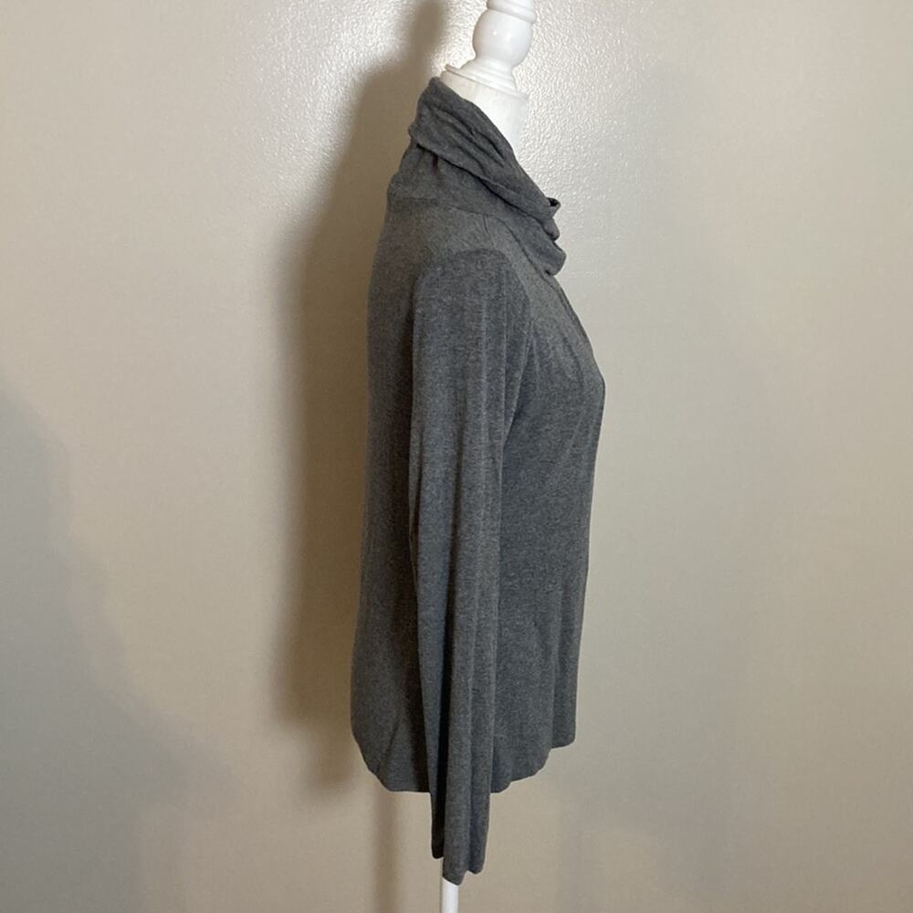 Fever Lightweight Gray Knit Turtleneck Top Sz M - Picture 4 of 11